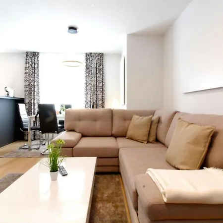 Apartment Engerth Moderne Mit Ruhiger Lage Und Balkon