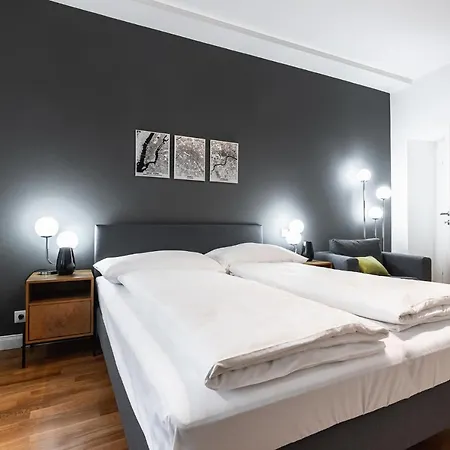 Stylish Next To Schwedenplatz Apartment