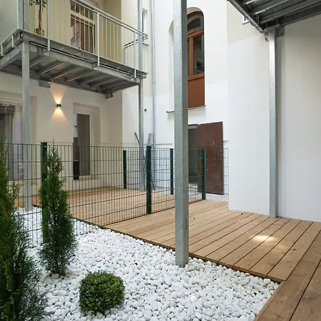 1br With A Queen-size Bed And Terrace - Contactless 24h Check-in Vienna