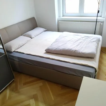 Cozy In Ottakring Homestay