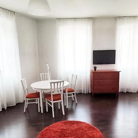 Helle Zweiraumwohnung In Wohngebiet *