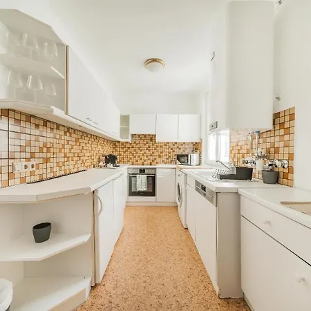 Feelhome-karmeliterviertel-6 Gaeste-wifi-smart Tv דירה