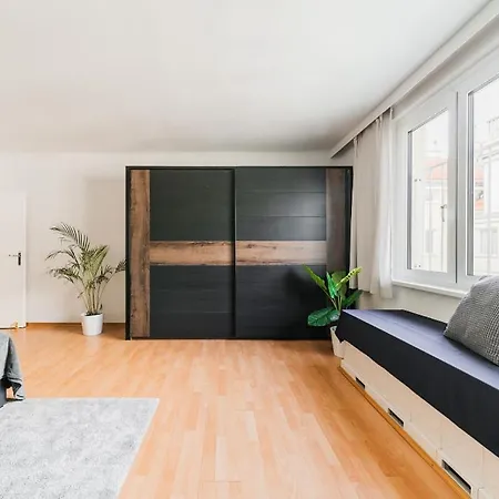 Feelhome-karmeliterviertel-6 Gaeste-wifi-smart Tv Apartment *