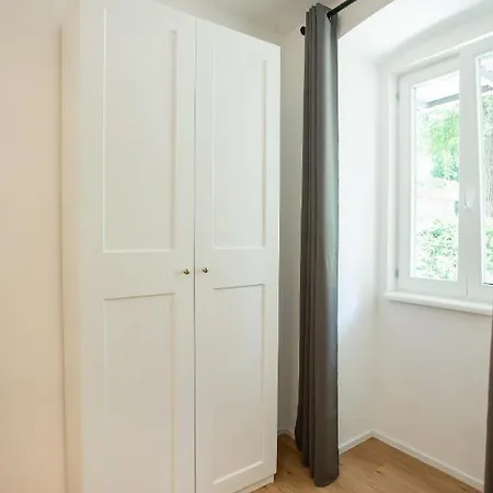 Urban House Apartment