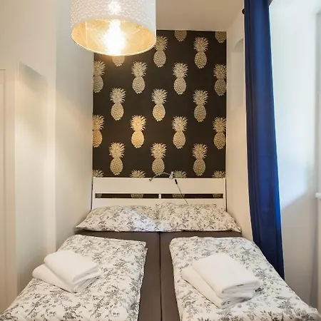 Urban House Apartment *