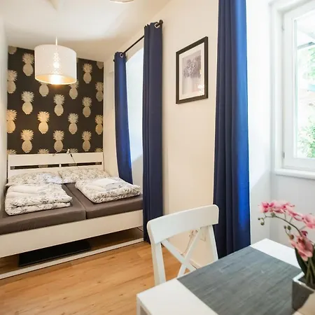Urban House Apartment *