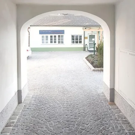 Helle Zweiraumwohnung In Wohngebiet *