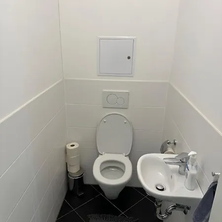 Hauptbahnhof Ferienwohnung Am Park Apartment Vienna