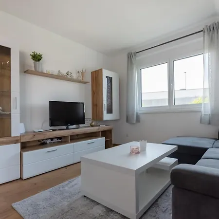 Gruene Ruhelage, 20 Minuten Ins Zentrum Und Parkgarage Apartment *