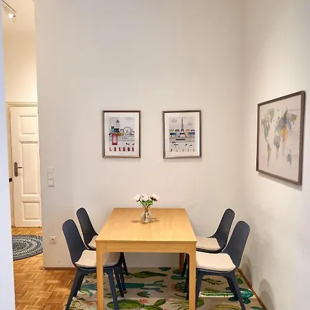 Appartamento Renovated & Cozy - Close To Museumsquartier *