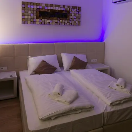 Castellez 1020 Apartament