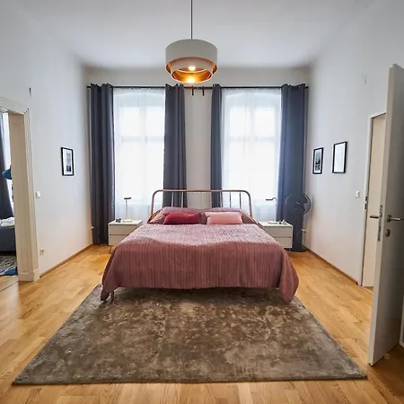 Apartment Fancy For 5 With Self-check-in At Spittelberg