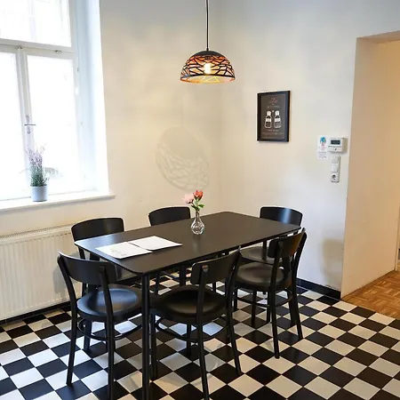Apartment Fancy For 5 With Self-check-in At Spittelberg Vienna