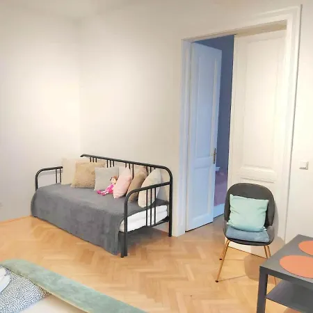 Apartment Mariahilfer 4 Min To The Shopping Center And Schoenbrunn Palace *