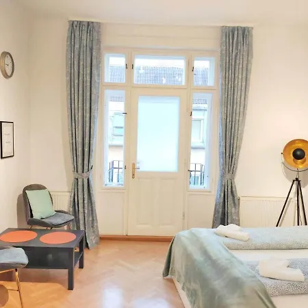 Mariahilfer 4 Min To The Shopping Center And Schoenbrunn Palace Apartment Vienna