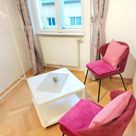 Apartment Mariahilfer 4 Min To The Shopping Center And Schoenbrunn Palace