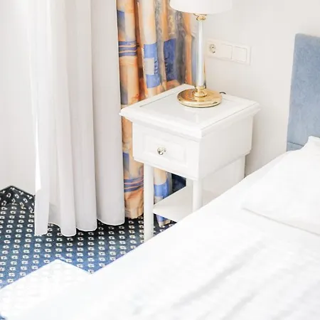 Self-check-in Adlon Hotel