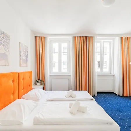Hotel Self-check-in Adlon