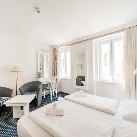 Hotel Self-check-in Adlon