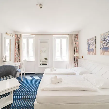 Hotel Self-check-in Adlon 3*