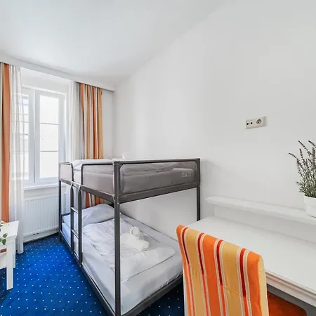 Self-check-in Adlon Hotel 3*