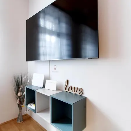 Redyard Modern *