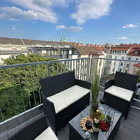 Contemporary With Stunning Views 20 Apartman *