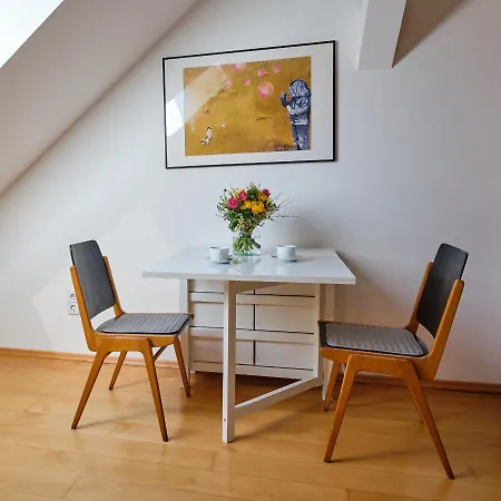 Loft Apartment *