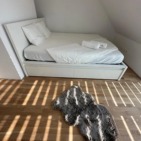 Contemporary With Stunning Views 20 Apartman