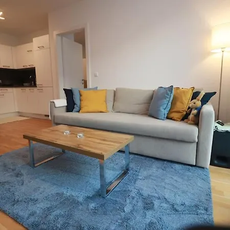 Ich Teile Mein Zuhause, *