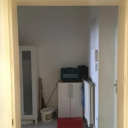Apartment Geraumige, Funktionale, Schlichtere, Preiswerte Vienna