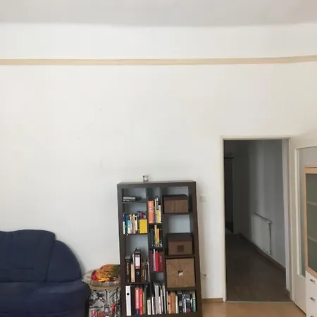 Geraumige, Funktionale, Schlichtere, Preiswerte Apartment Vienna