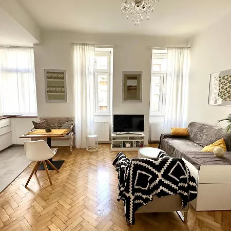 Cozy City Close To Metro - Self Check-in Apartment