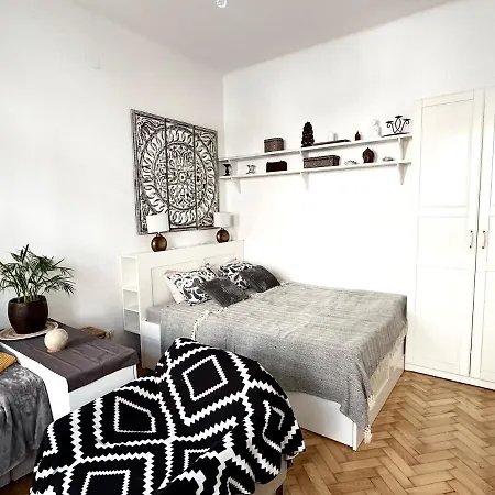Cozy City Close To Metro - Self Check-in