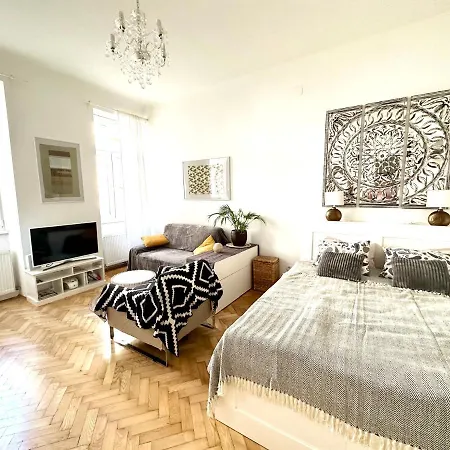 Apartment Cozy City Close To Metro - Self Check-in Wien