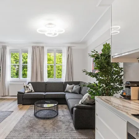 Apartment Sky9 Schoenbrunn Palace Vienna