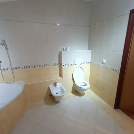 Sunny In Sunny House In A Quiet Location בית אירוח