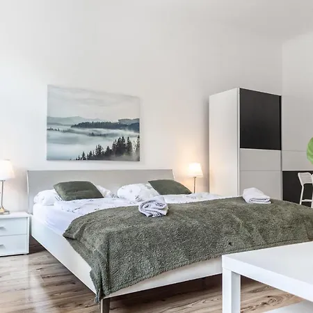 Affordable 2br Apt- Connected To The Whole *