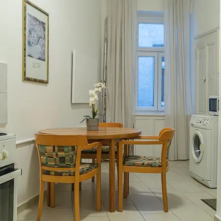 Economy 1br Well Connected To The Whole Apartment