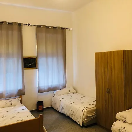 Easy Check Homestay *