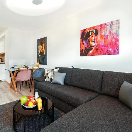 Apartment Sky9 Stadthalle