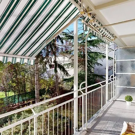 Metro Apartament