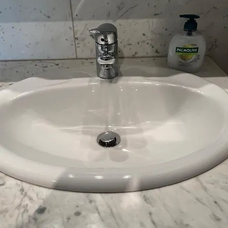 Apartment Stylish Apt Near Urania 1br