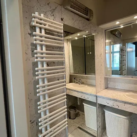 Stylish Apt Near Urania 1br Vienna