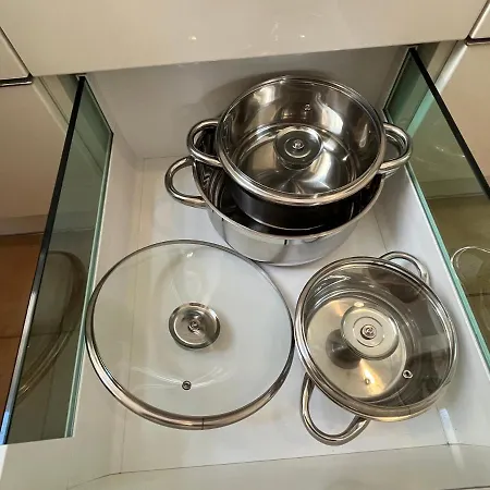 Stylish Apt Near Urania 1br Apartment