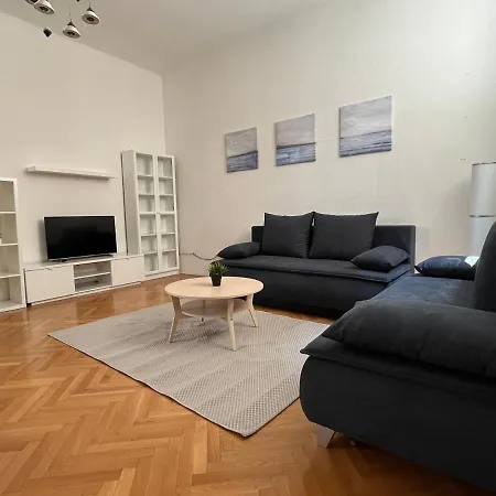 Apartment Stylish Apt Near Urania 1br