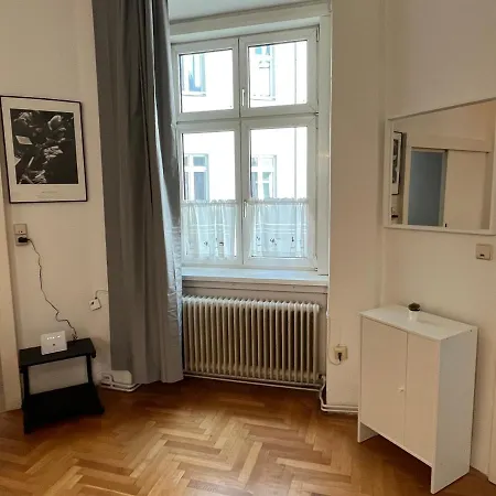 Apartment Stylish Apt Near Urania 1br *