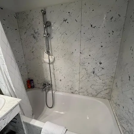Stylish Apt Near Urania 1br Apartment *