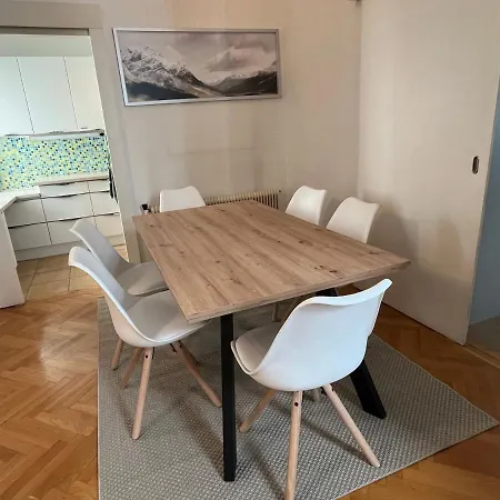 Apartment Stylish Apt Near Urania 1br Vienna