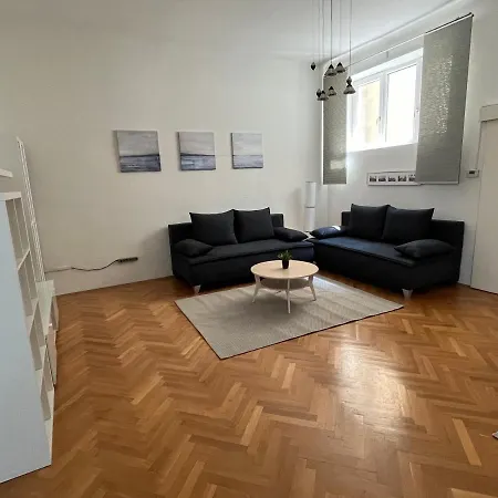 Stylish Apt Near Urania 1br Apartment Vienna
